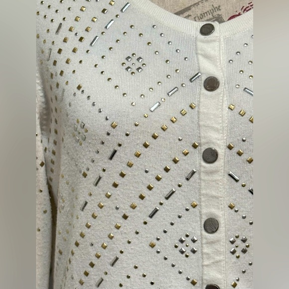 White House Black Market White Cardigan Gold/silver bead snap front closure sz M - Picture 2 of 8